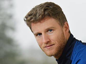 Eunan O'Kane heads back to Lut...